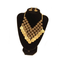 Ensemble collier et boucles d'oreilles pyramide